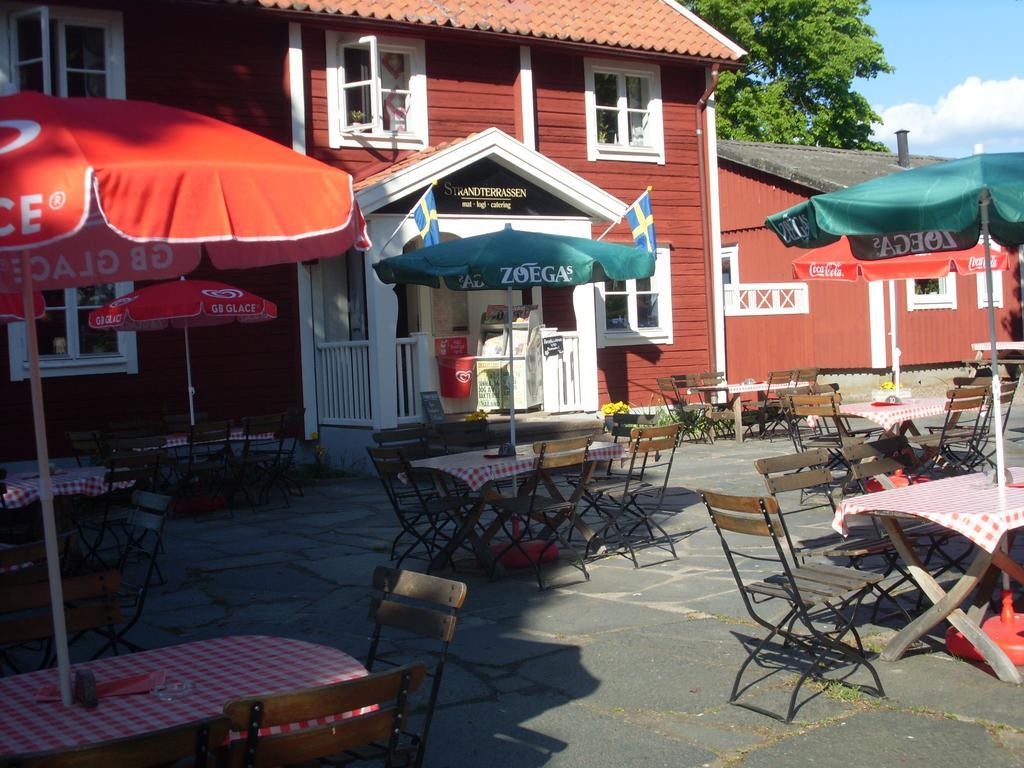 Strandterrassen Hostel Granna Bagian luar foto